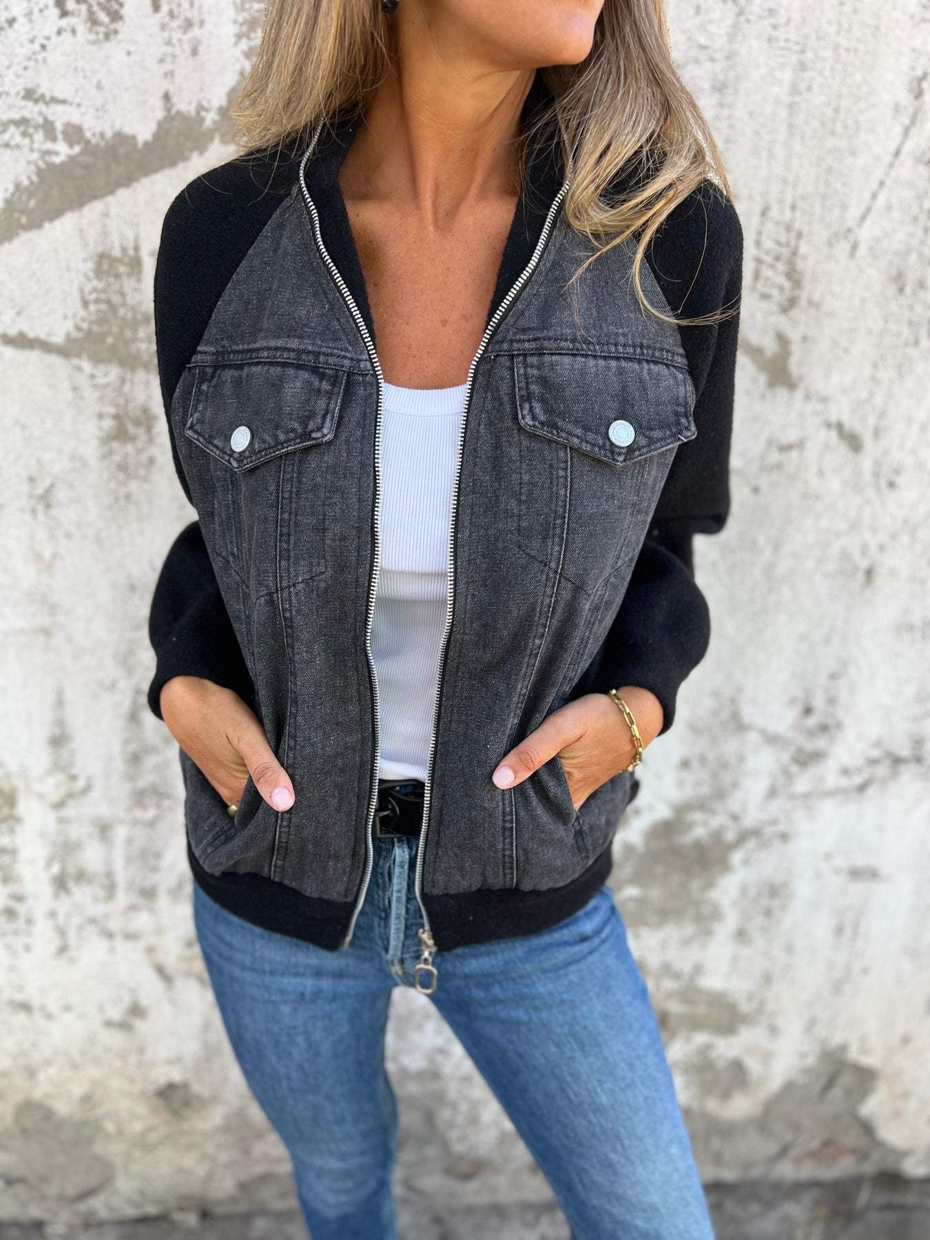 August - Versatile Classic Denim Jacket